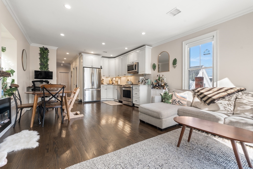 91 Trenton St # 3