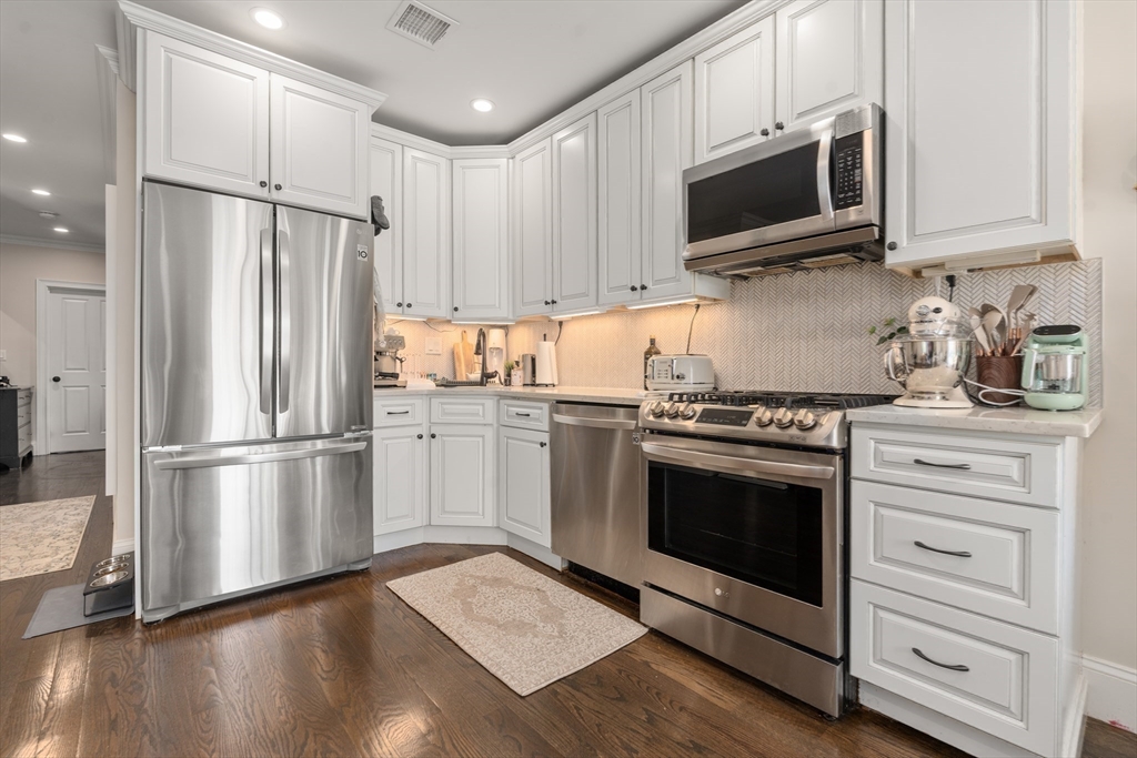 91 Trenton St # 3