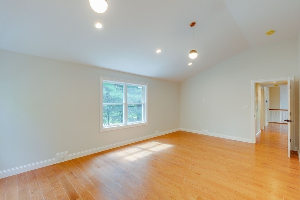 8 Westminster Ave # 8