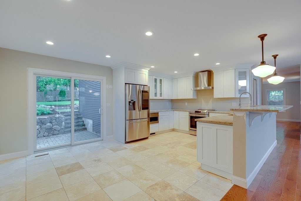 8 Westminster Ave # 8