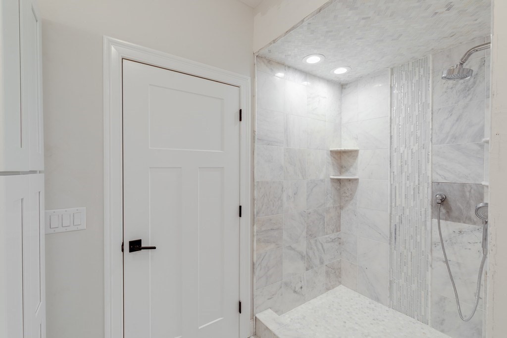 8 Westminster Ave # 8