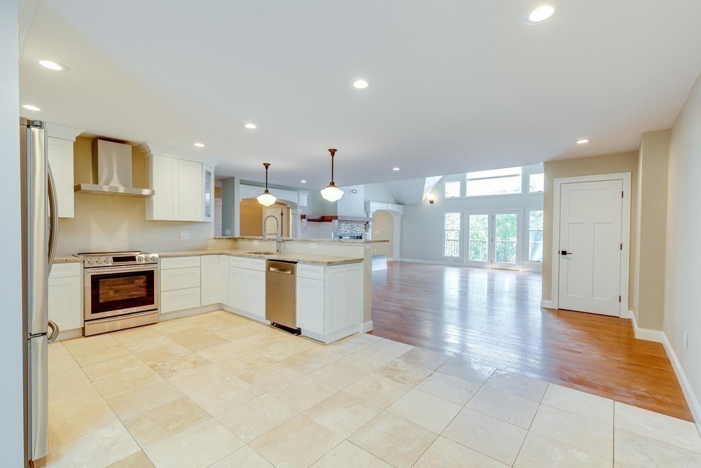8 Westminster Ave # 8
