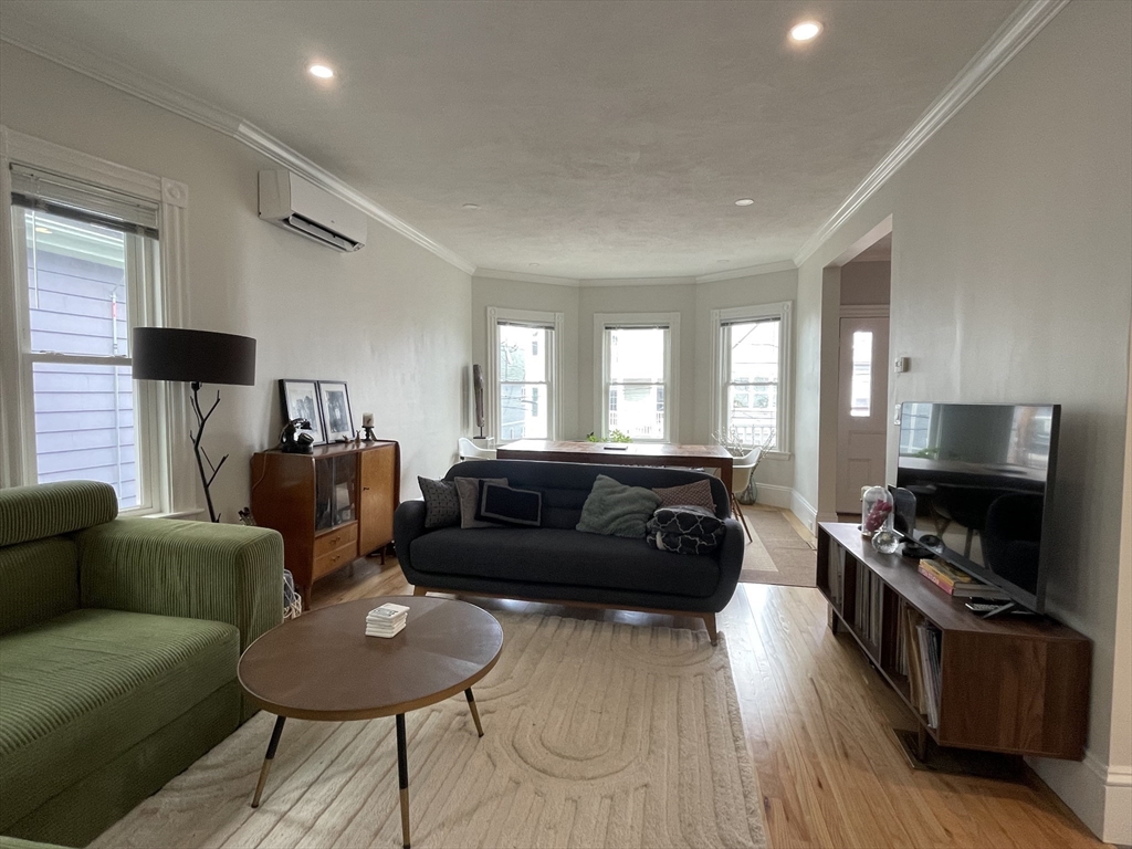 12 Seven Pines Avenue # 2