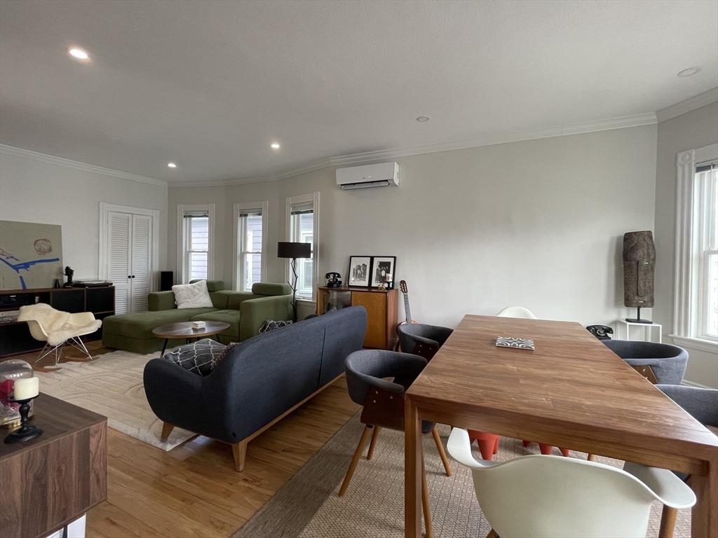 12 Seven Pines Avenue # 2