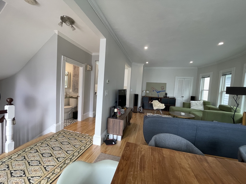 12 Seven Pines Avenue # 2