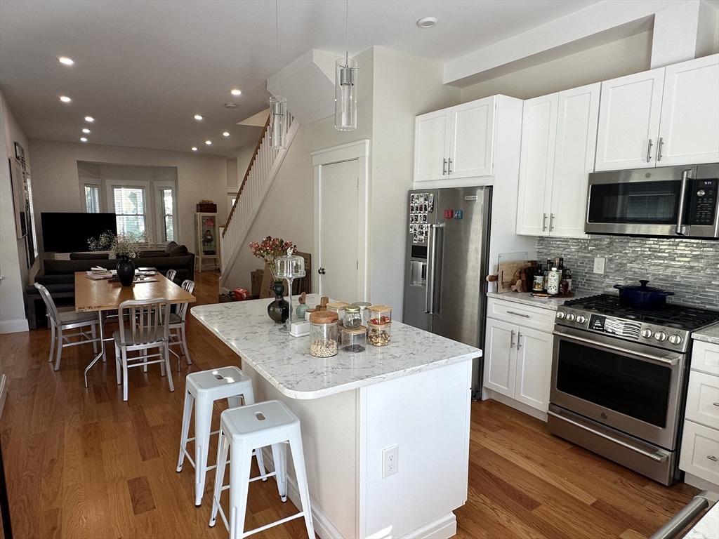 47 Wallace St # 2