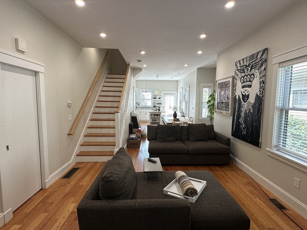 47 Wallace St # 2