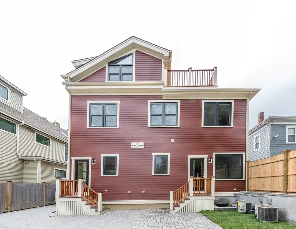 47 Wallace St # 2