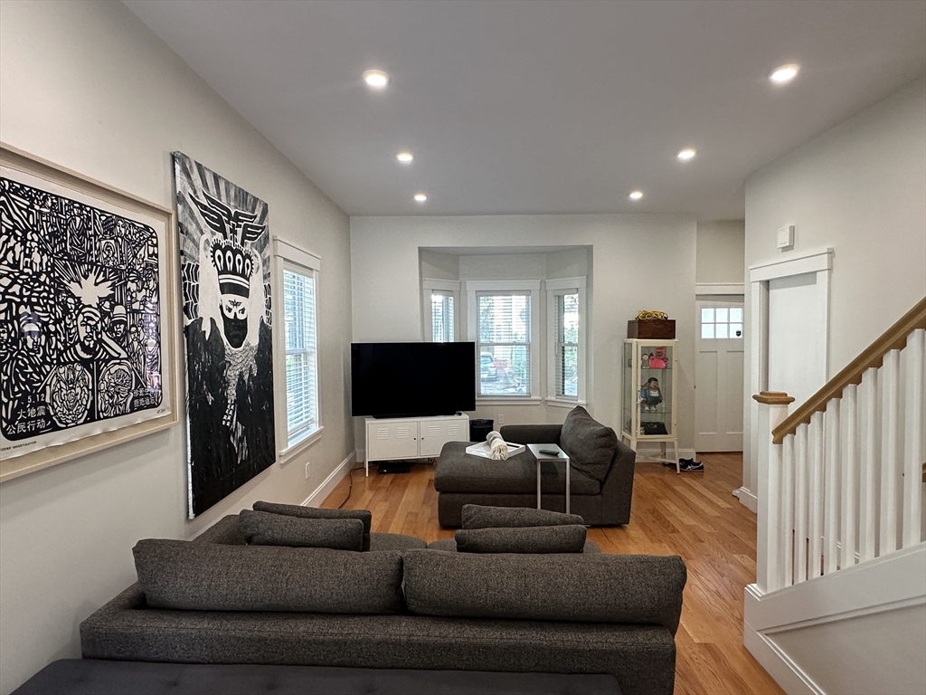 47 Wallace St # 2