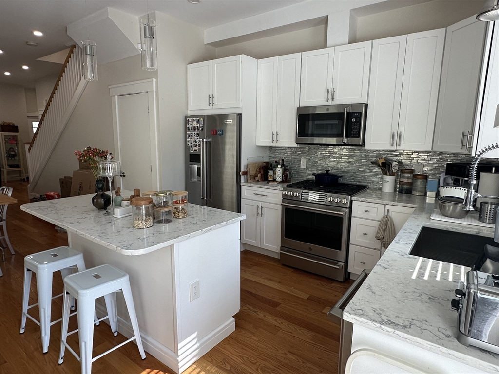 47 Wallace St # 2