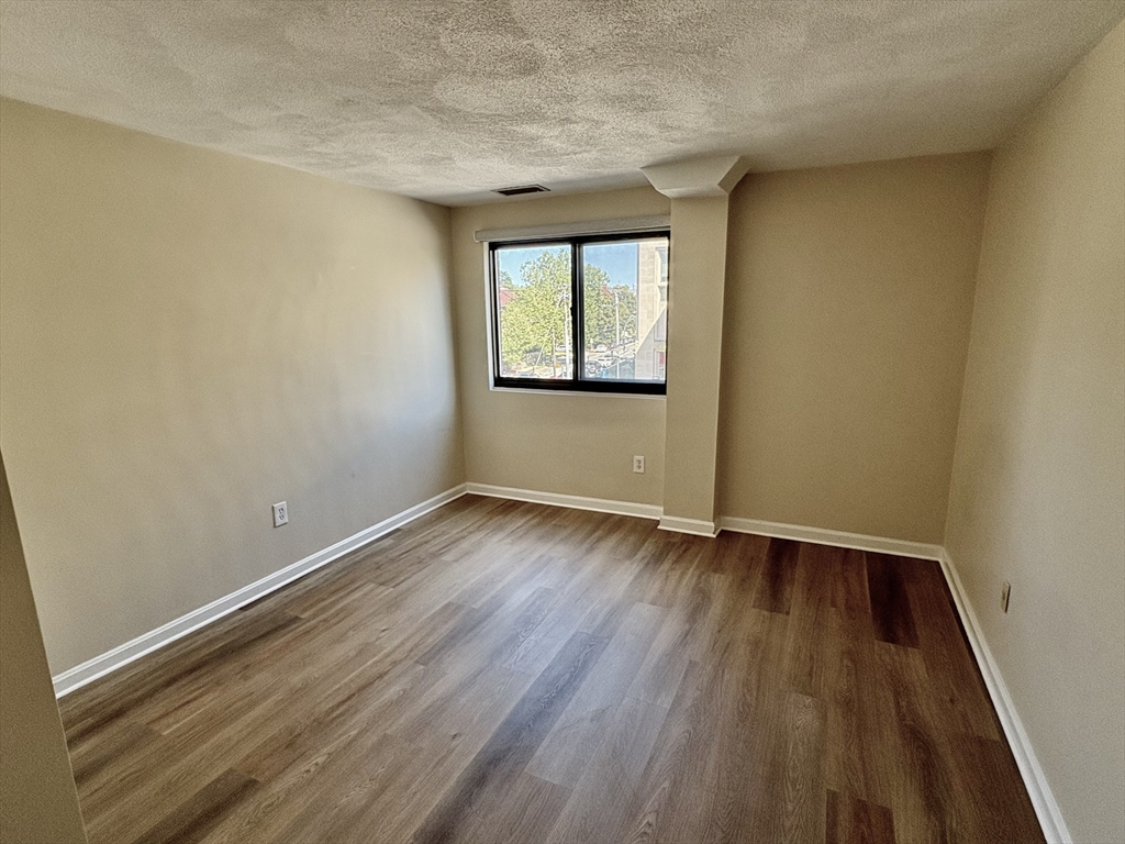 1600 Massachusetts Ave. # 401