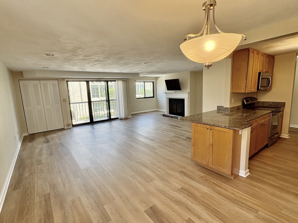 1600 Massachusetts Ave. # 401