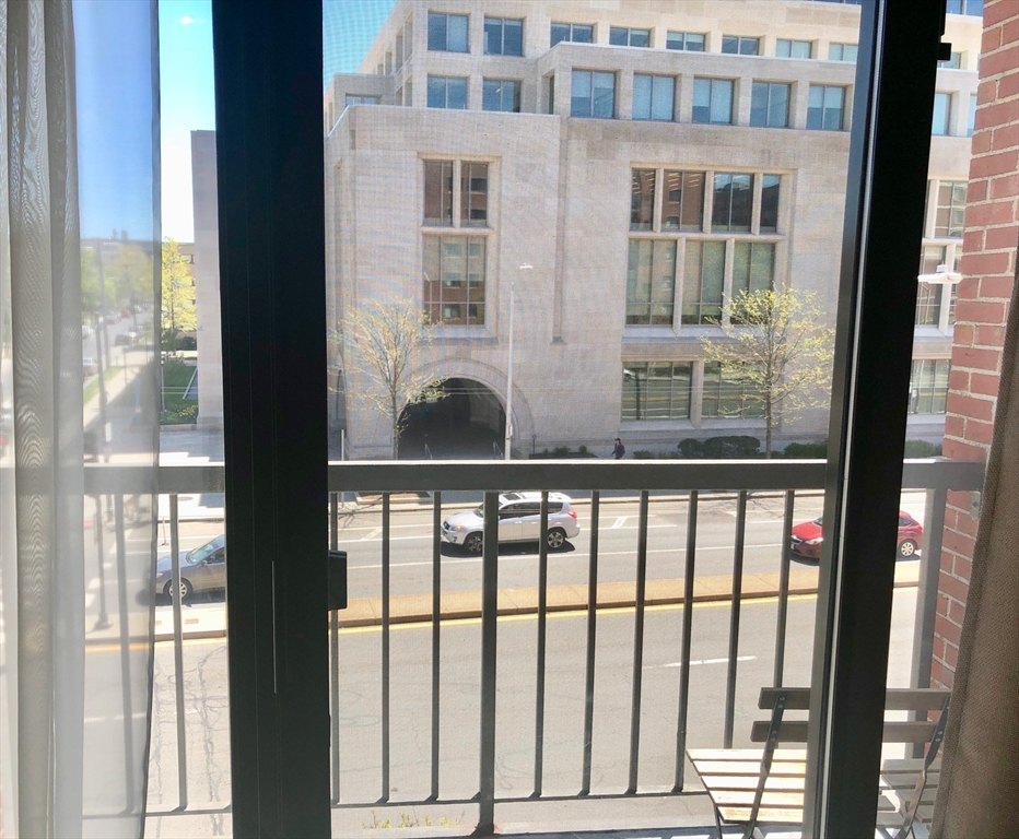 1600 Massachusetts Ave. # 401