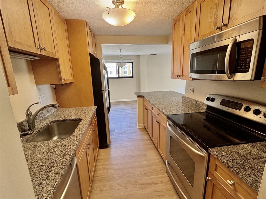 1600 Massachusetts Ave. # 401