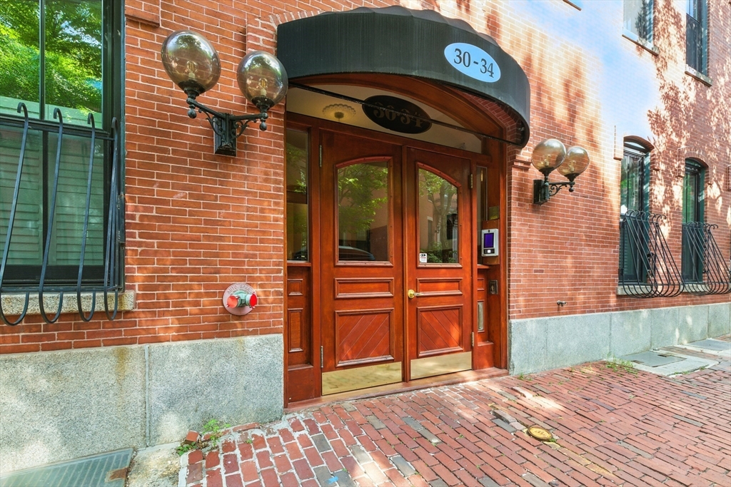 30-34 E Concord St # 11