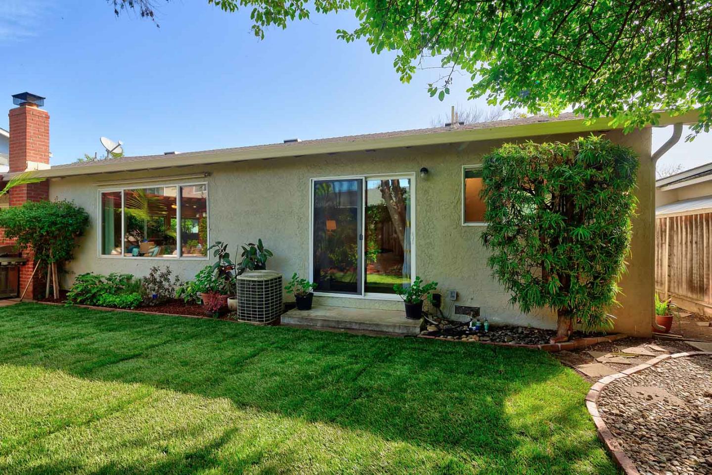 4167 Heppner LN