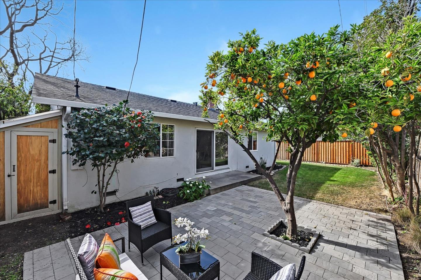 3638 Gavota AVE