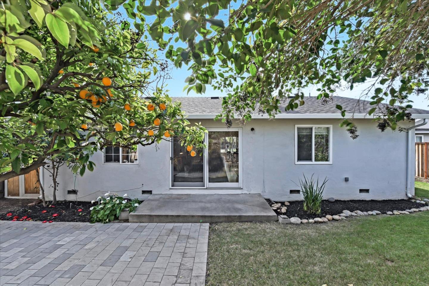 3638 Gavota AVE