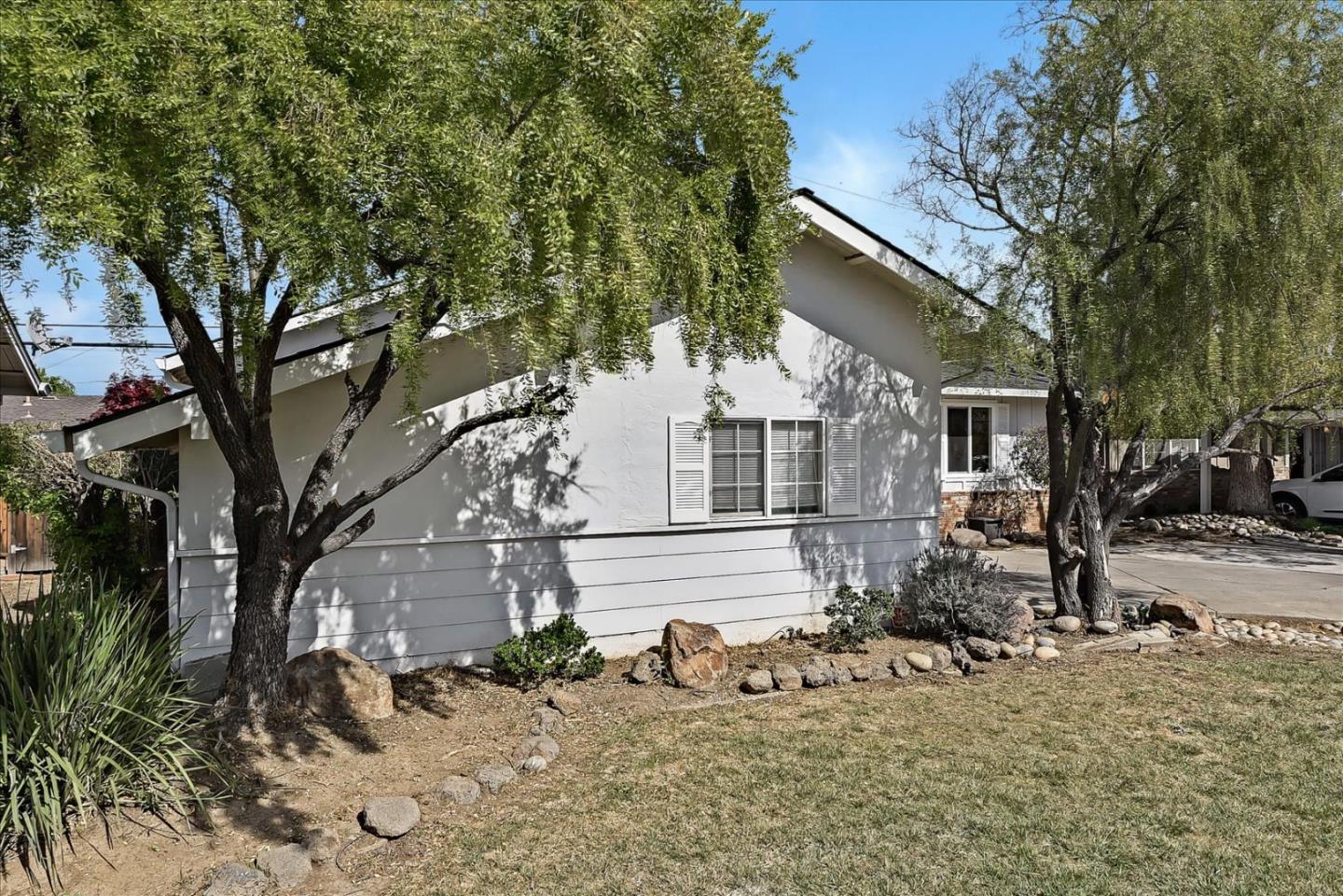 3638 Gavota AVE