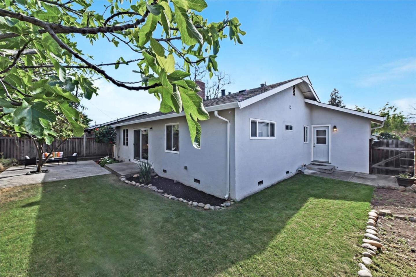 3638 Gavota AVE