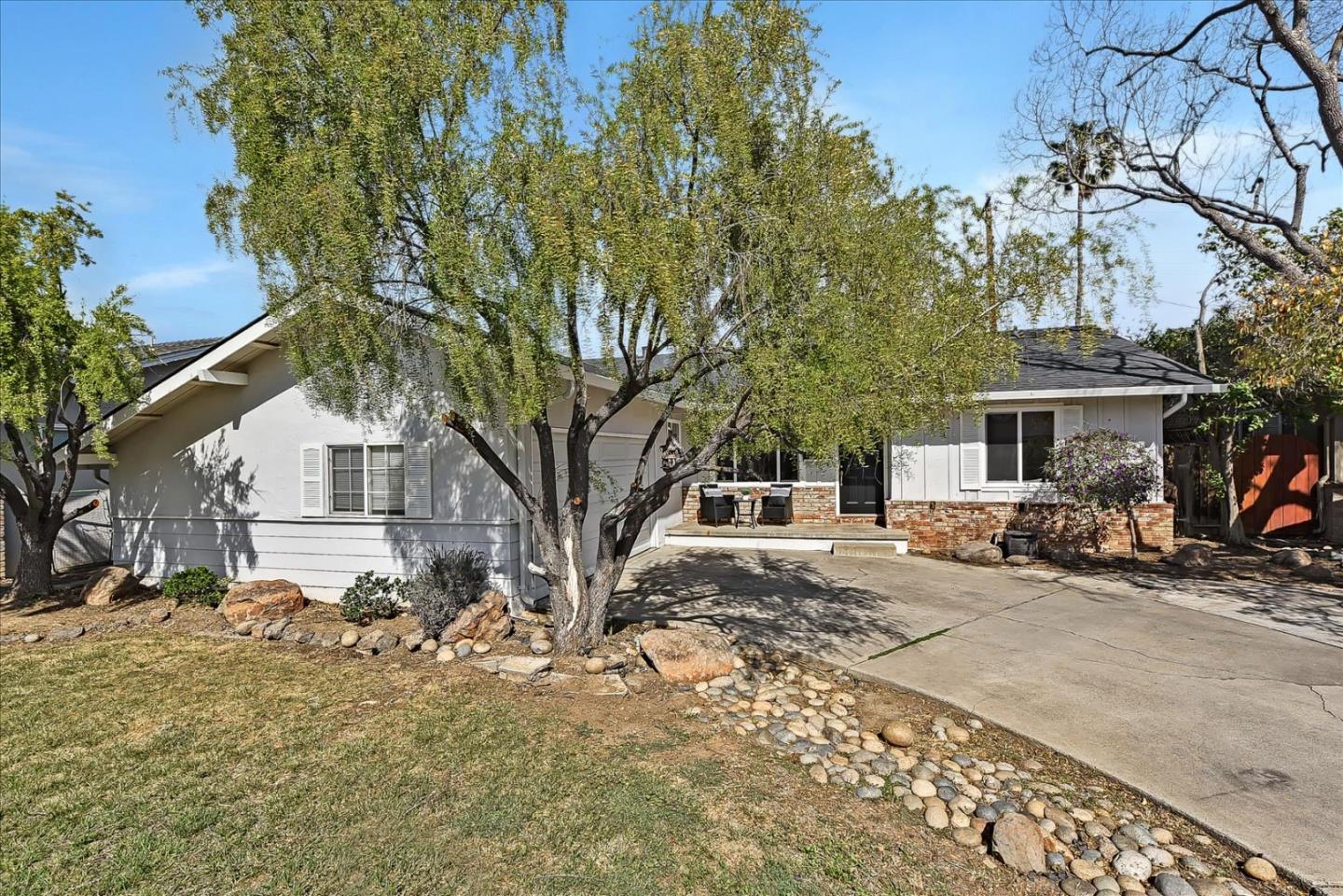 3638 Gavota AVE