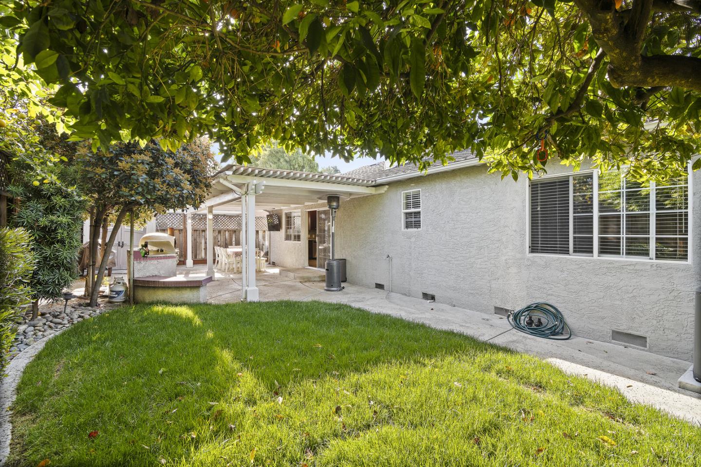 684 Albion DR