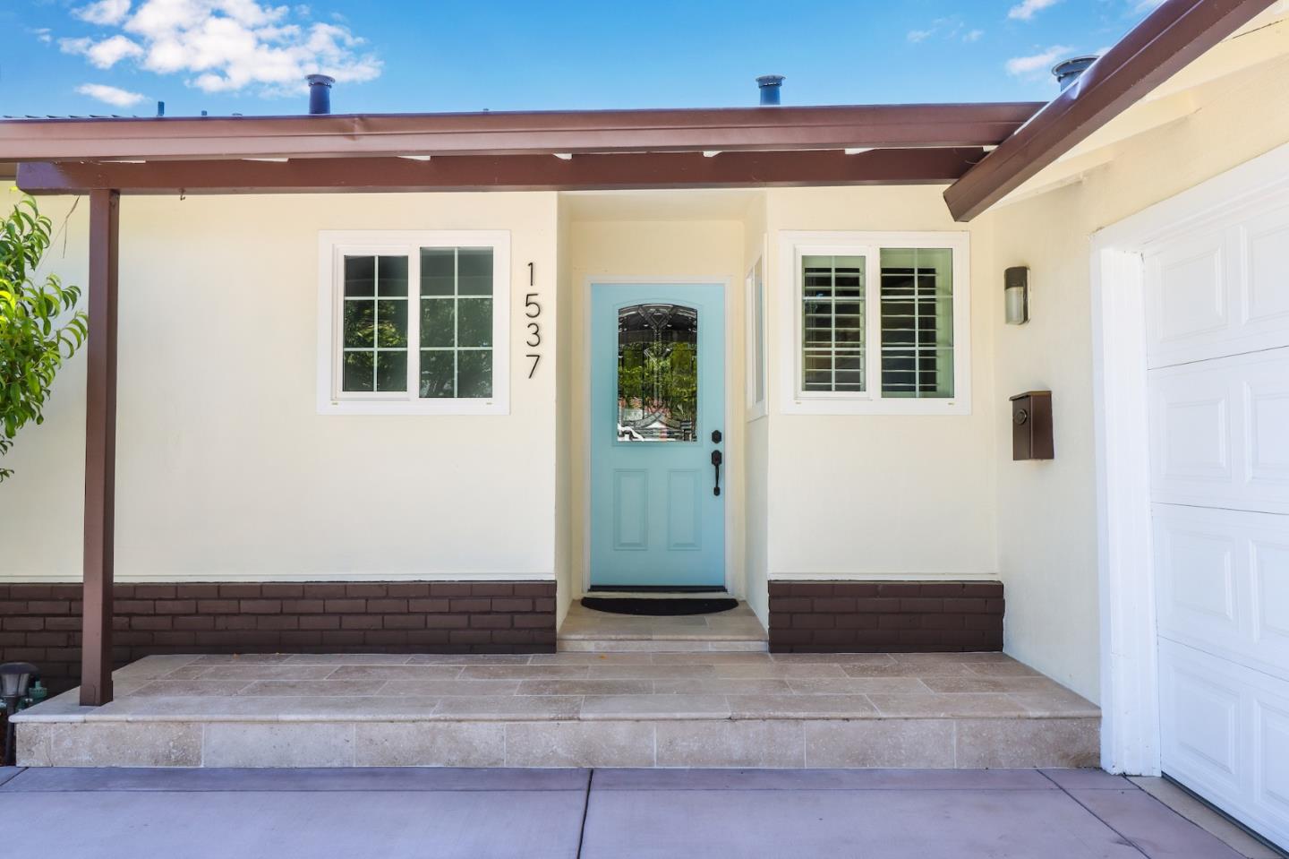 1537 Calinoma DR