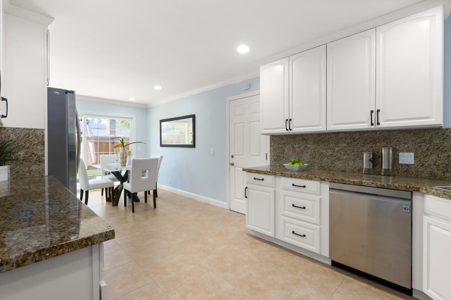 1537 Calinoma DR