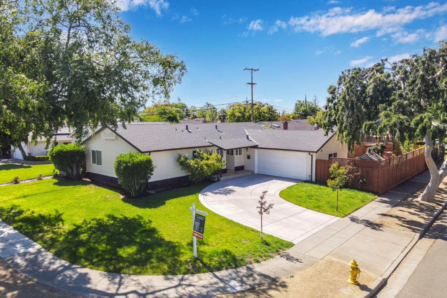 1537 Calinoma DR