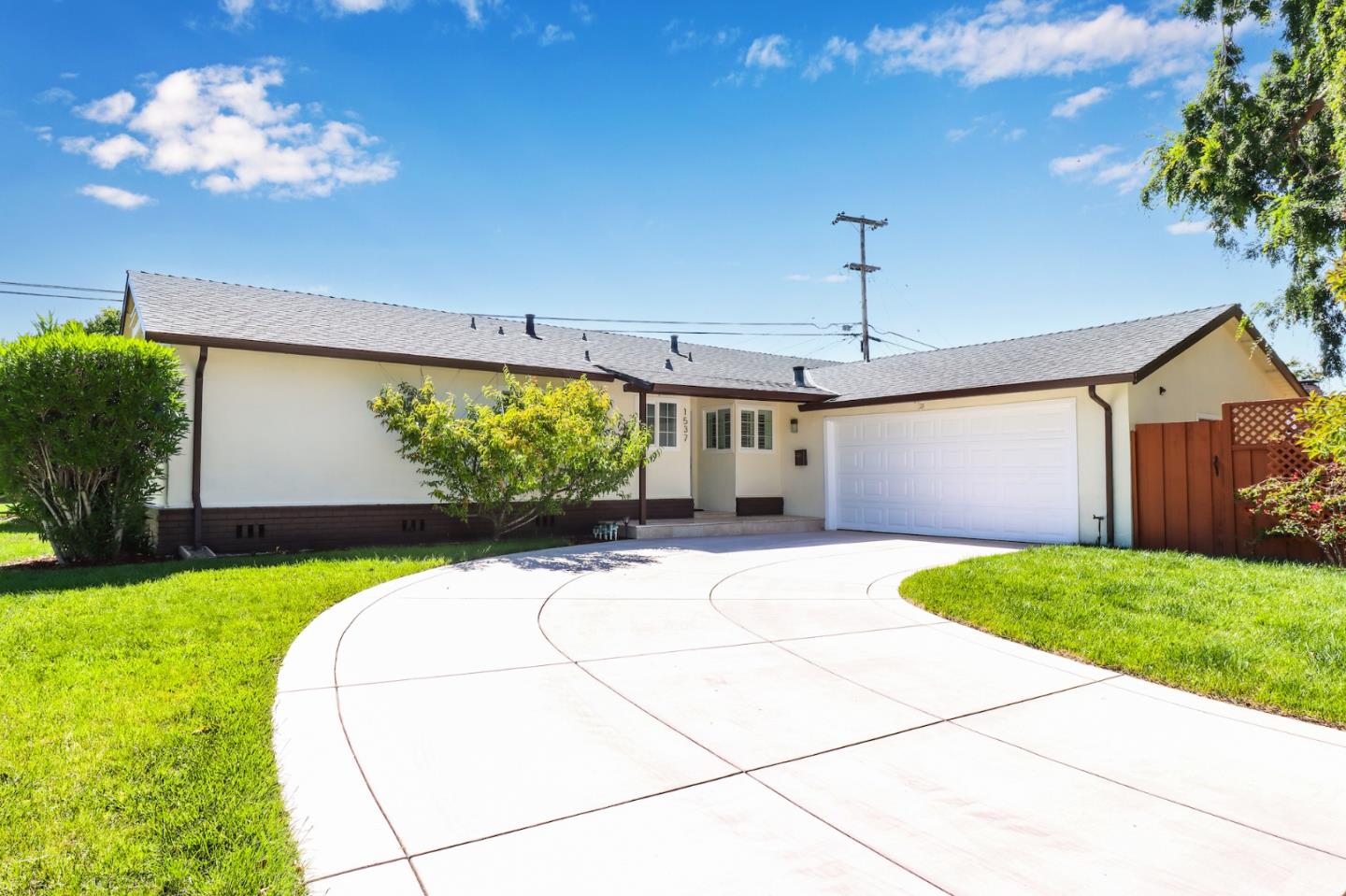 1537 Calinoma DR