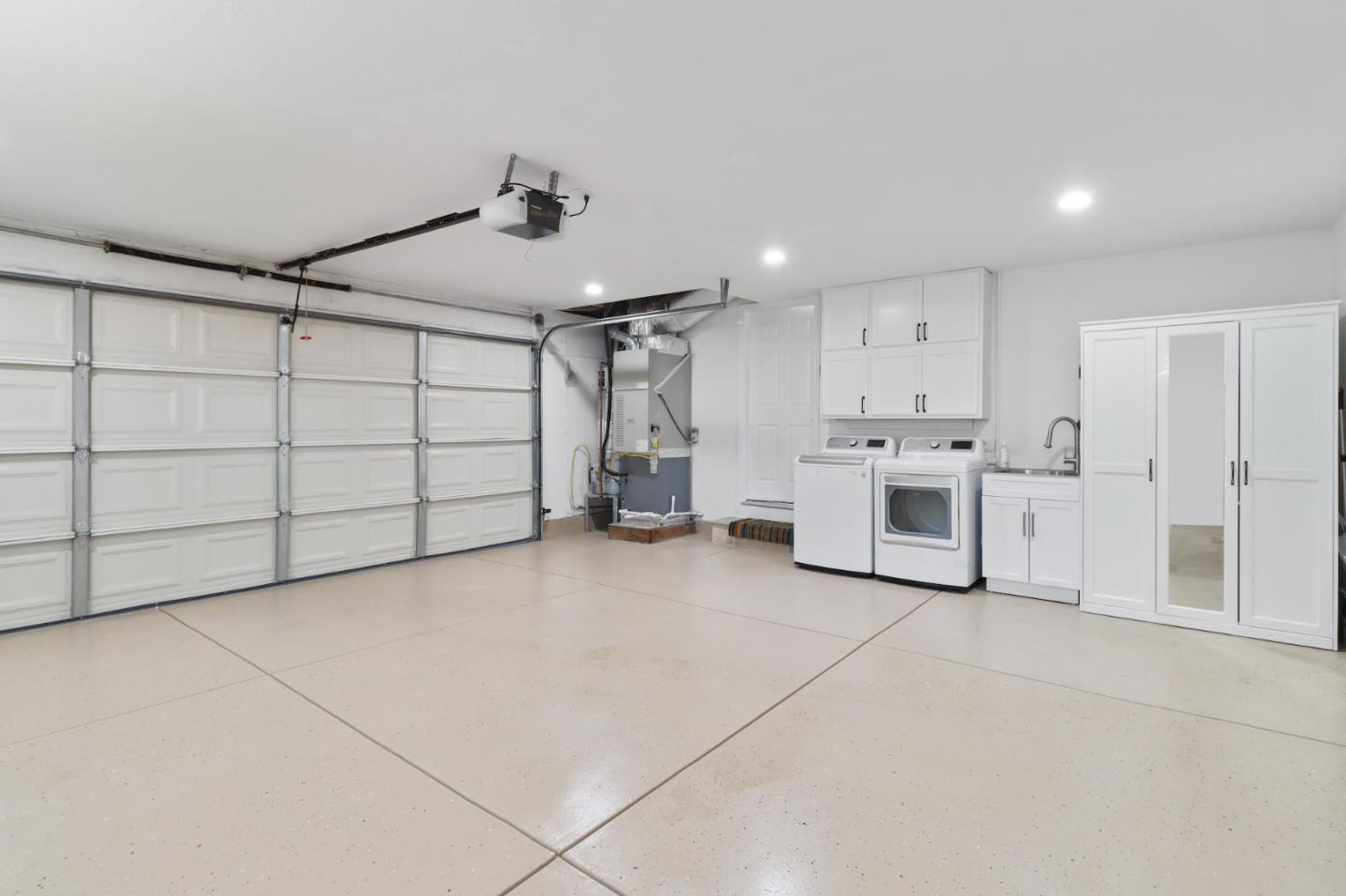 1537 Calinoma DR