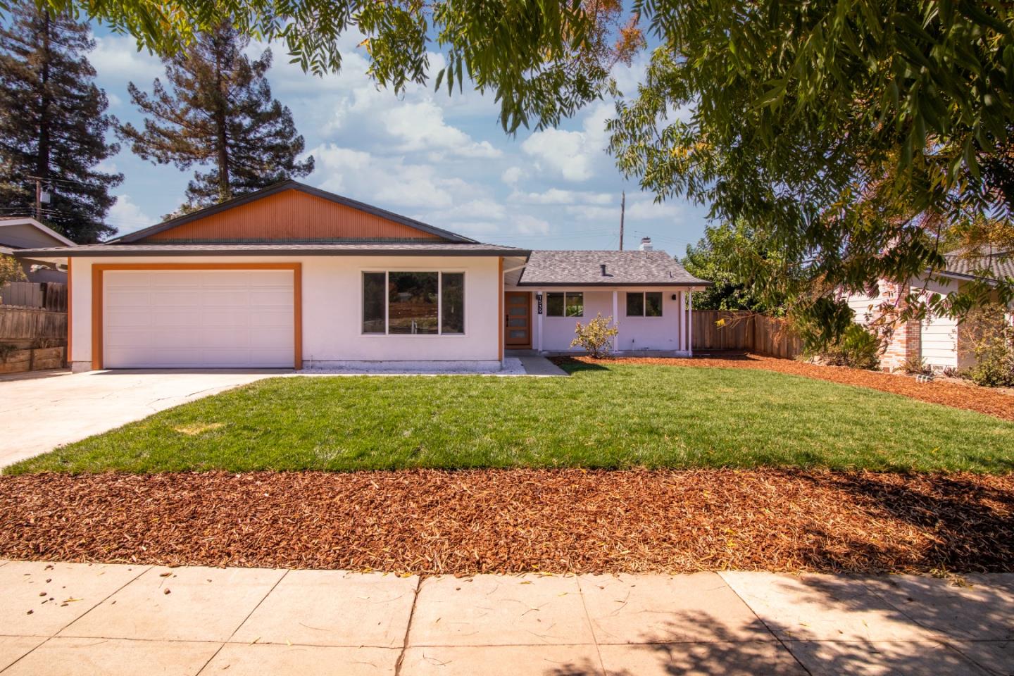 1539 Los Rios DR