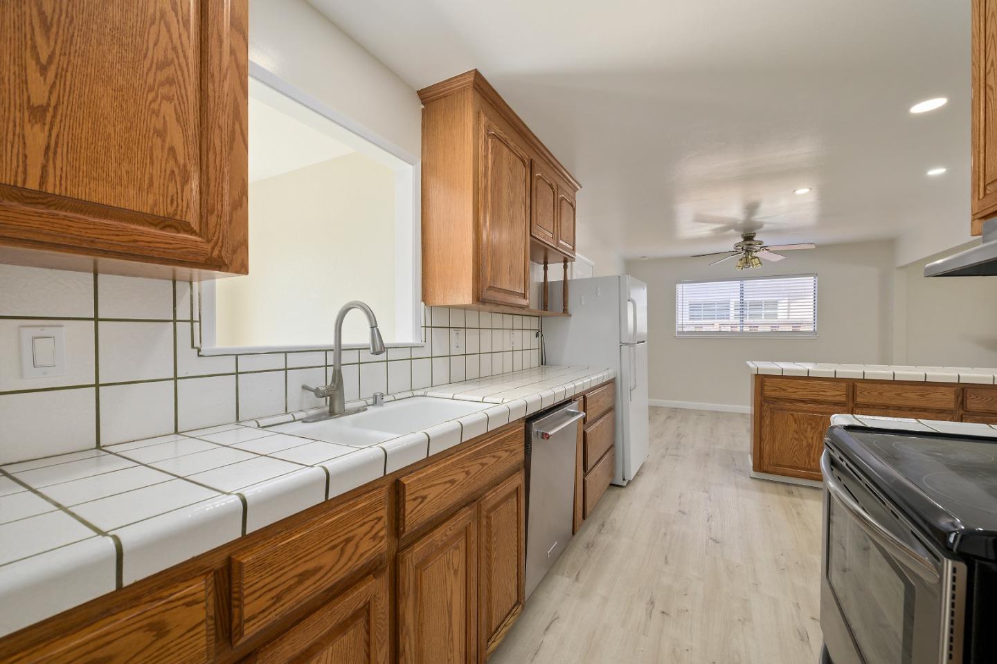 3490 Gardendale DR
