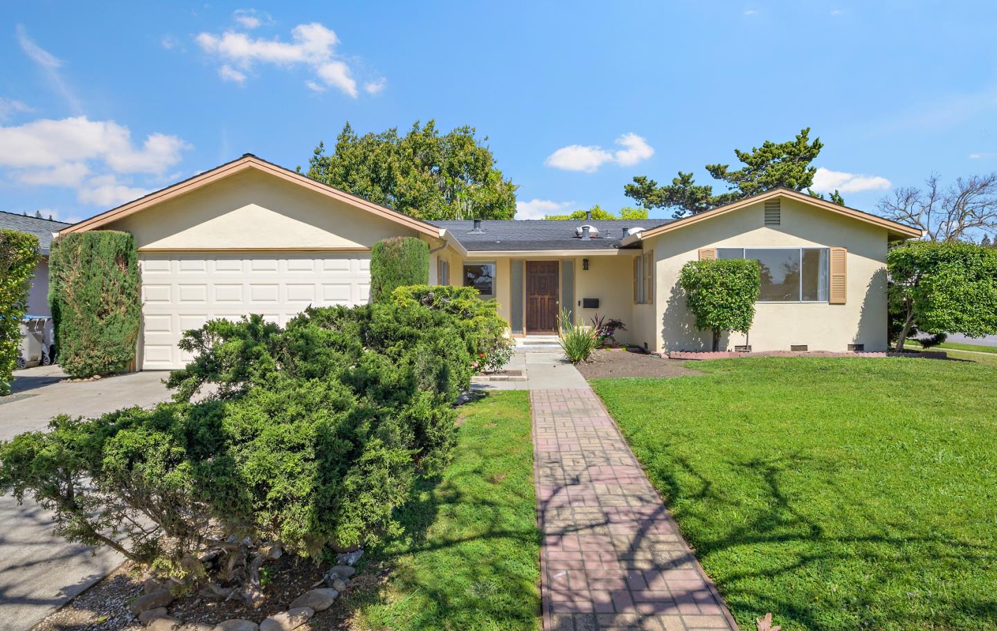 3490 Gardendale DR