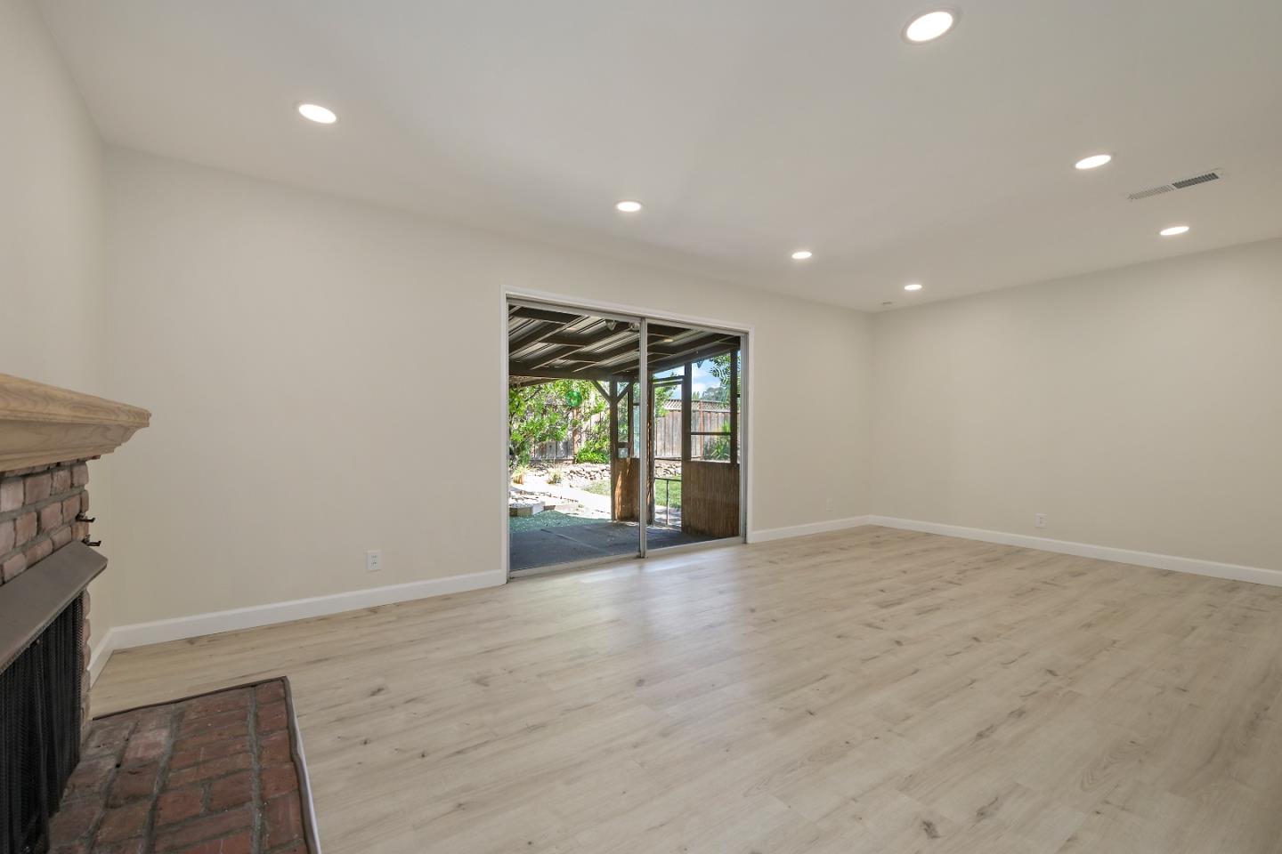 3490 Gardendale DR