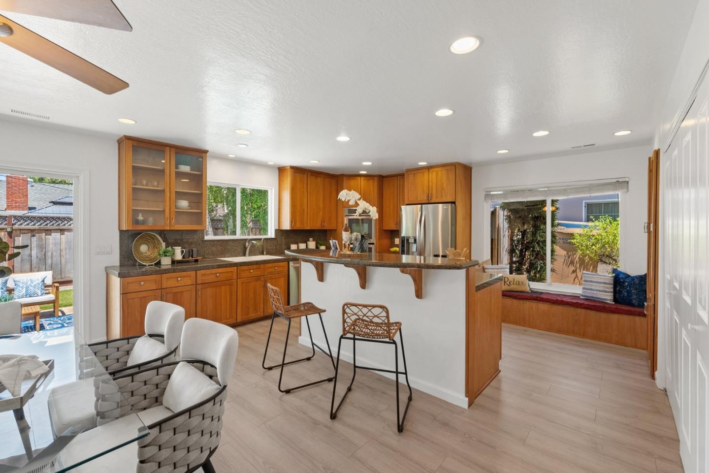 1527 Willowmont AVE