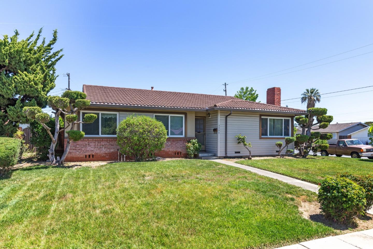 3796 Justine DR