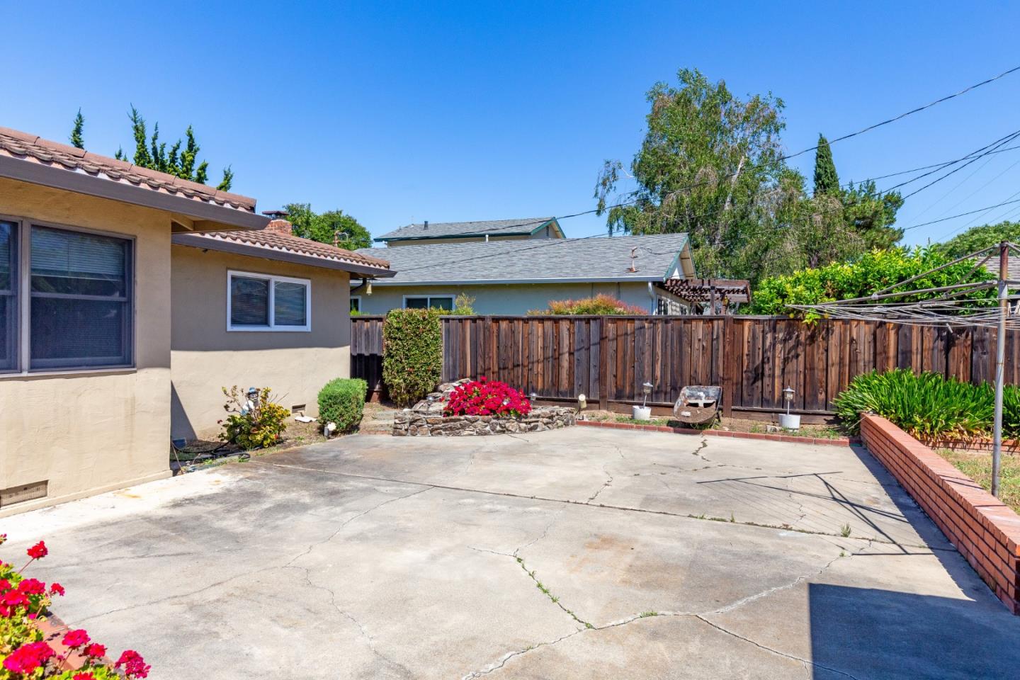 3796 Justine DR