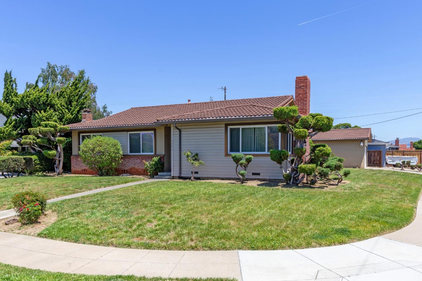 3796 Justine DR