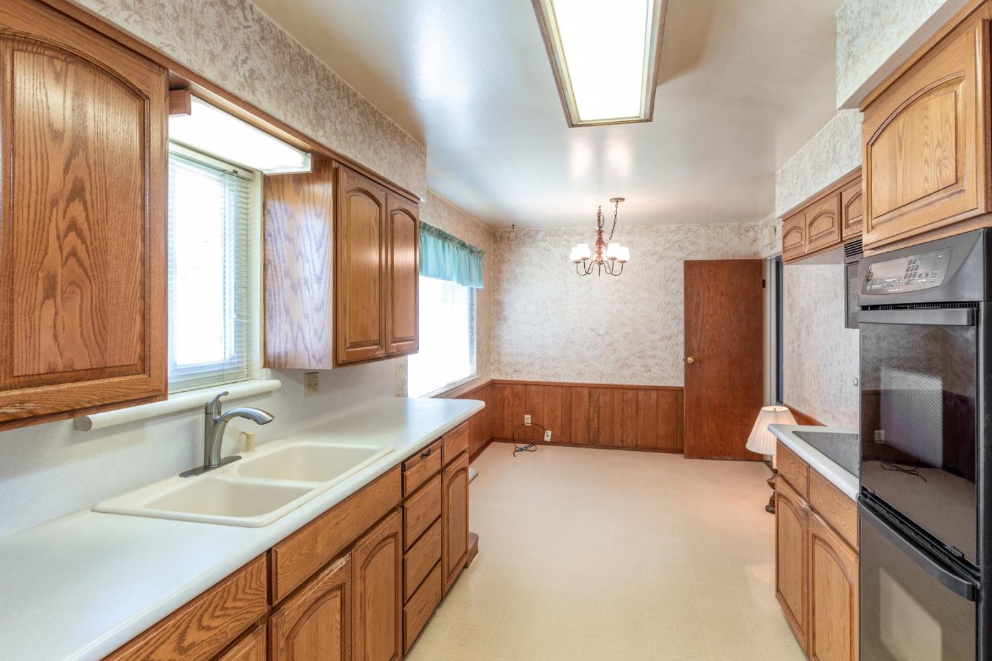 3796 Justine DR