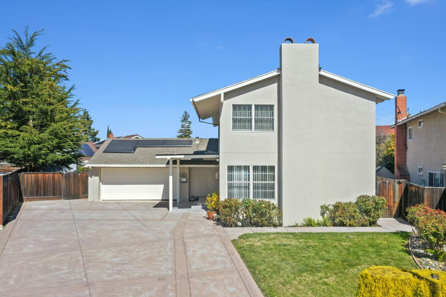 403 Avenida Del Roble