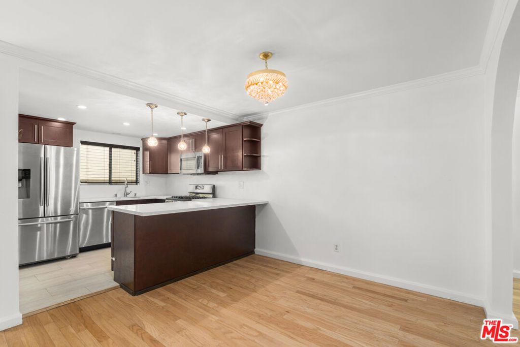 1236 Wellesley Avenue 2