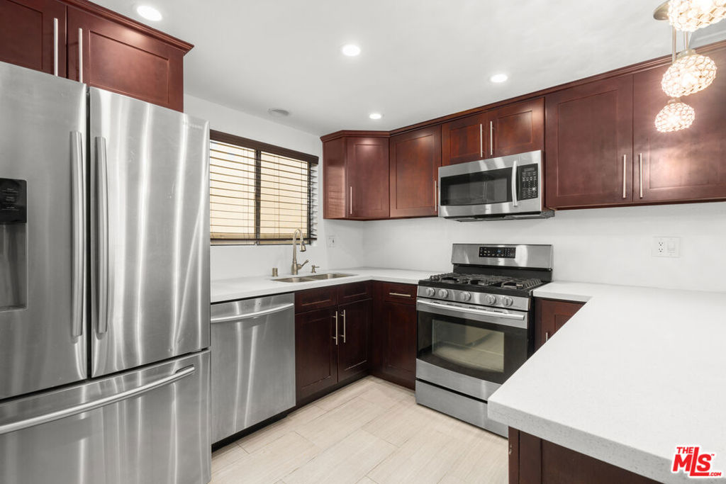 1236 Wellesley Avenue 2