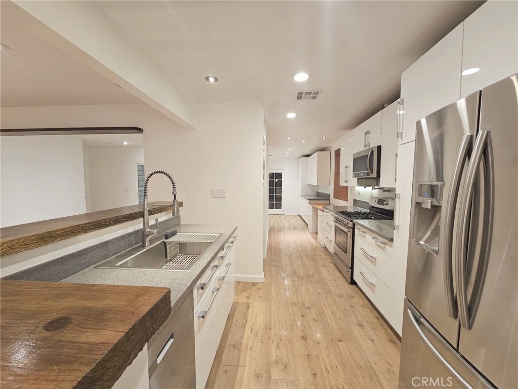 17647 Calvert Street