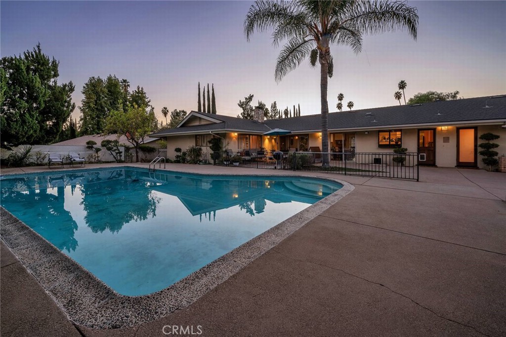 4614 La Subida Place