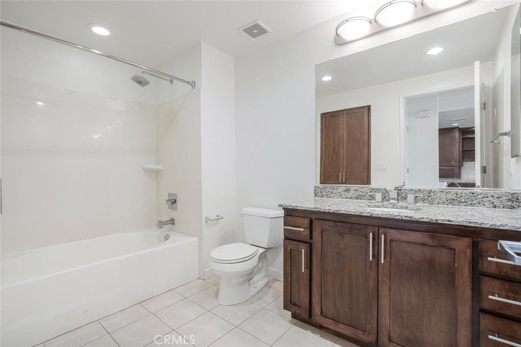 21301 Erwin Street 518