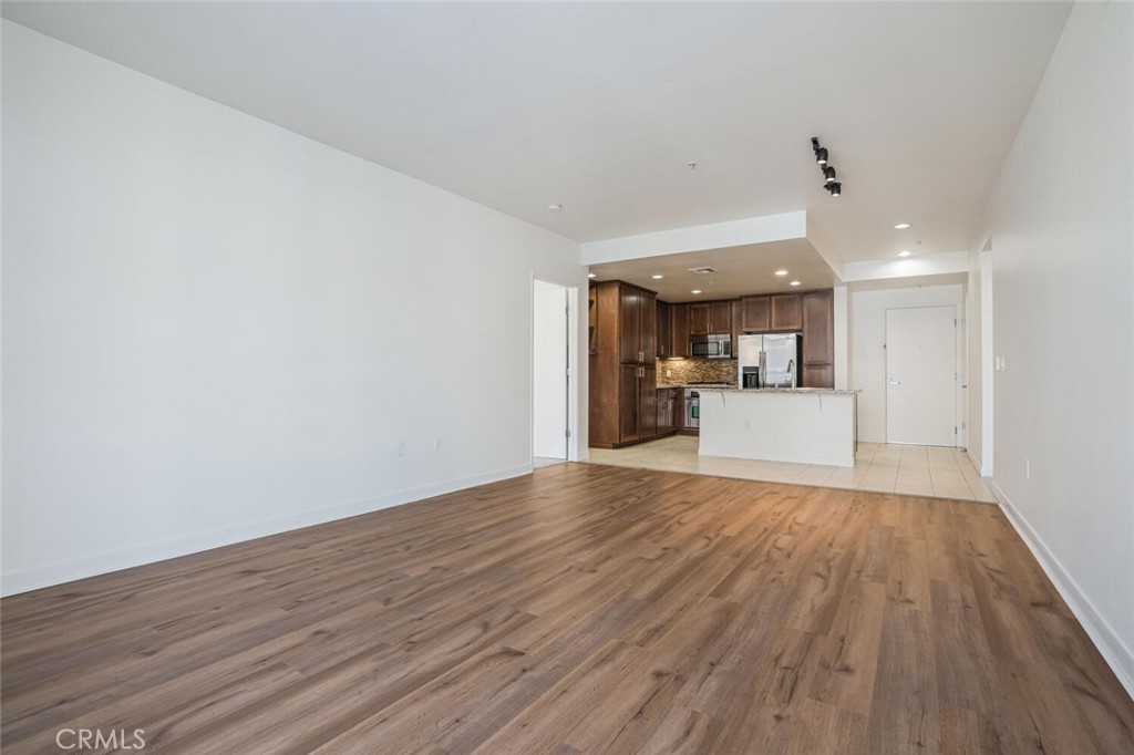 21301 Erwin Street 518