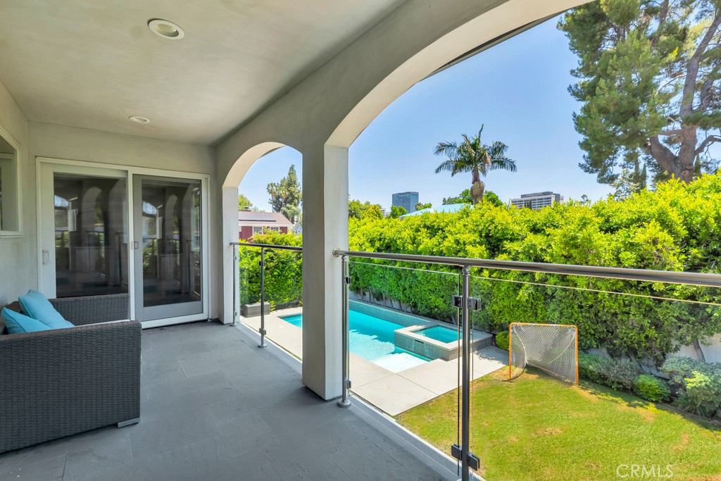 15460 La Maida Street