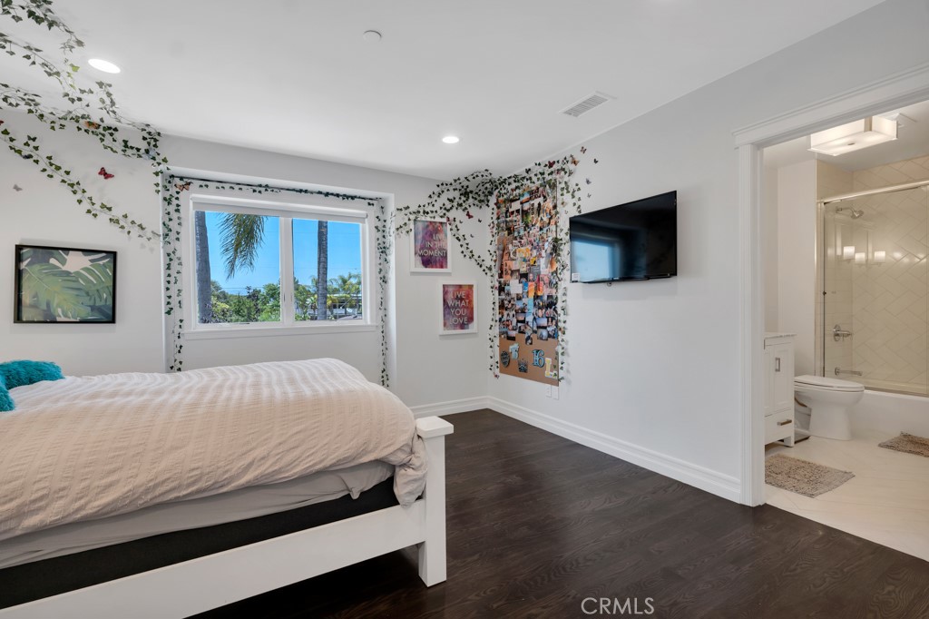 15460 La Maida Street