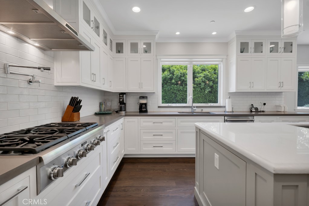 15460 La Maida Street